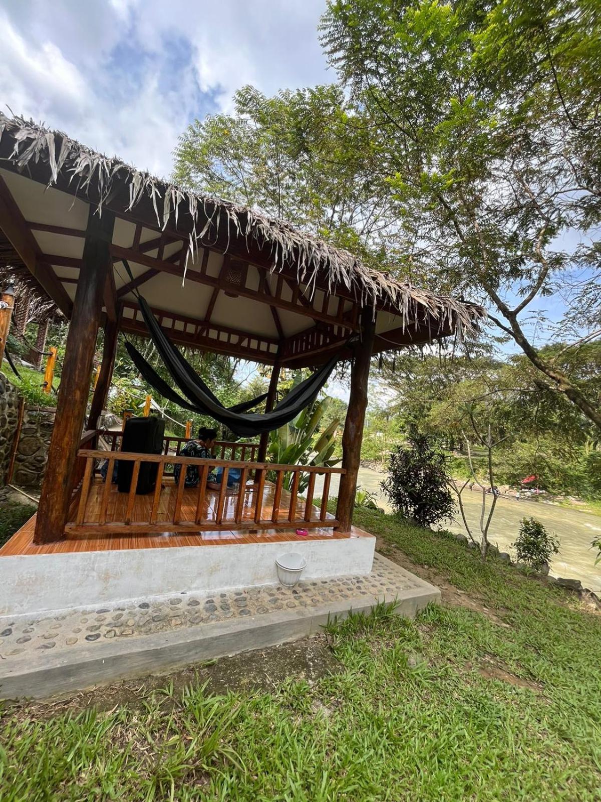 Asim Paris Guesthouse & Jungle Trekking Bukit Lawang Exterior photo
