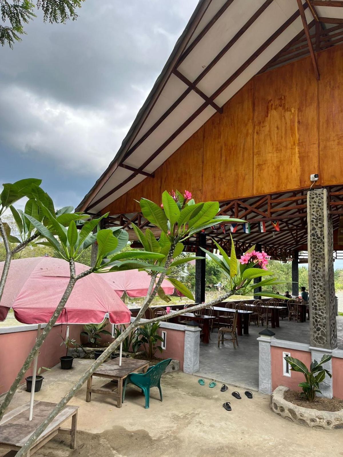 Asim Paris Guesthouse & Jungle Trekking Bukit Lawang Exterior photo