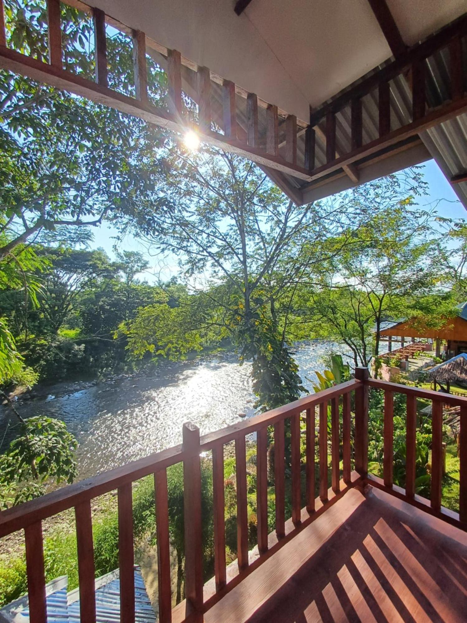 Asim Paris Guesthouse & Jungle Trekking Bukit Lawang Exterior photo